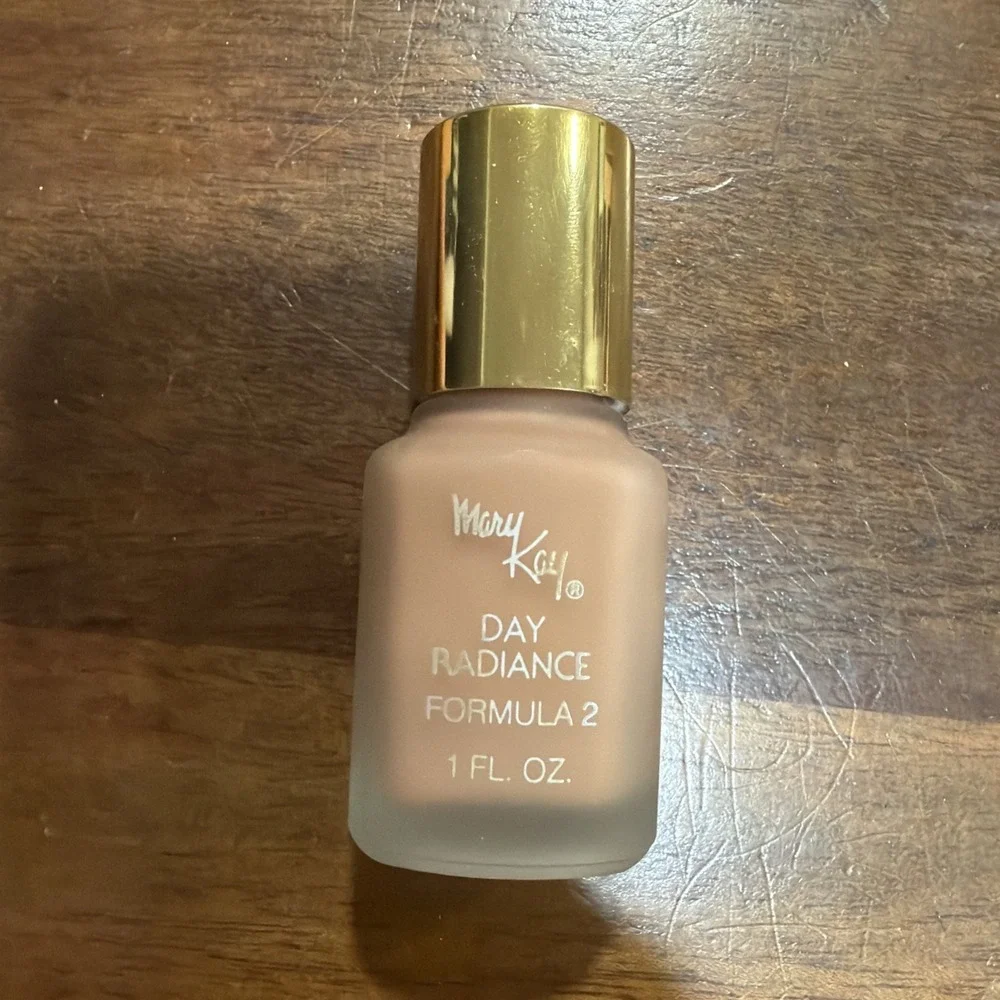 Vintage Mary Kay Day Radiance Foundation 0241 Honey Tan Formula 2